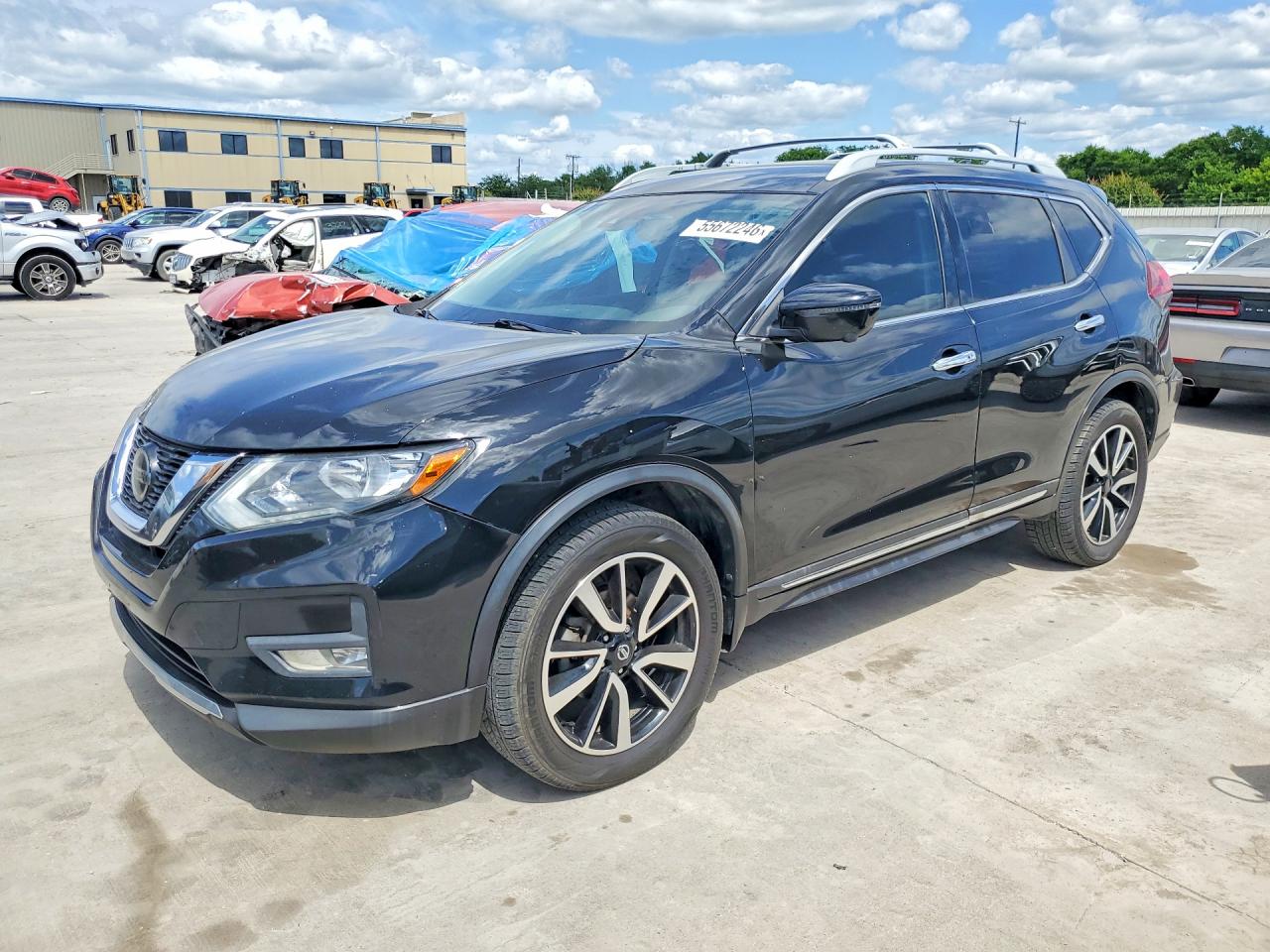 Salvage Nissan Rogue Image