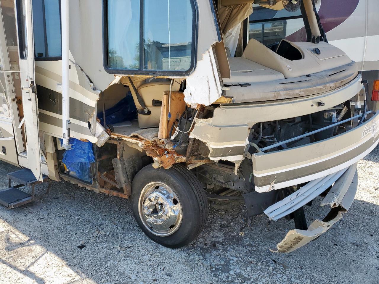 Ford F-550 Super Duty Stripped Chassis