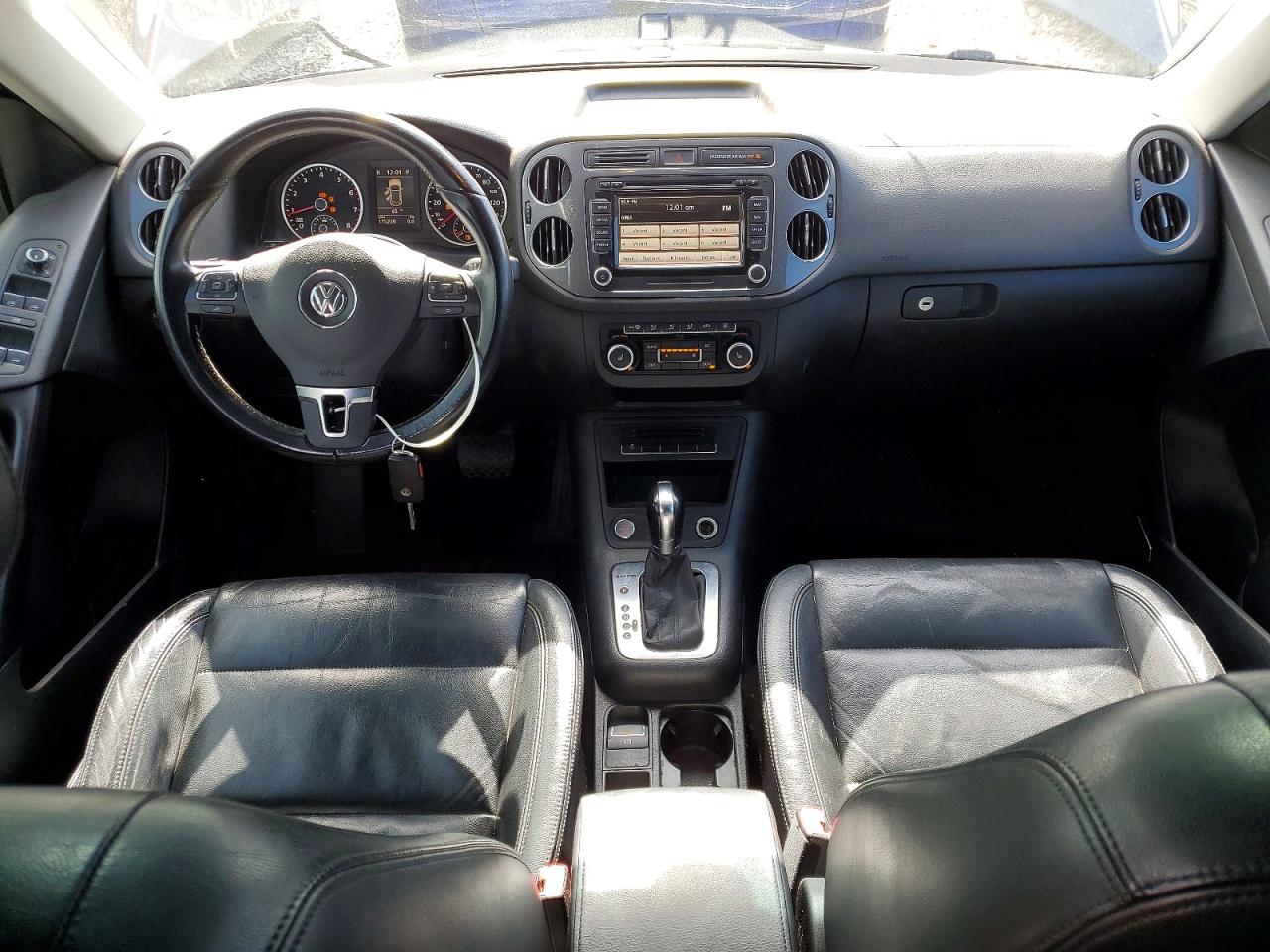 Volkswagen Tiguan S
