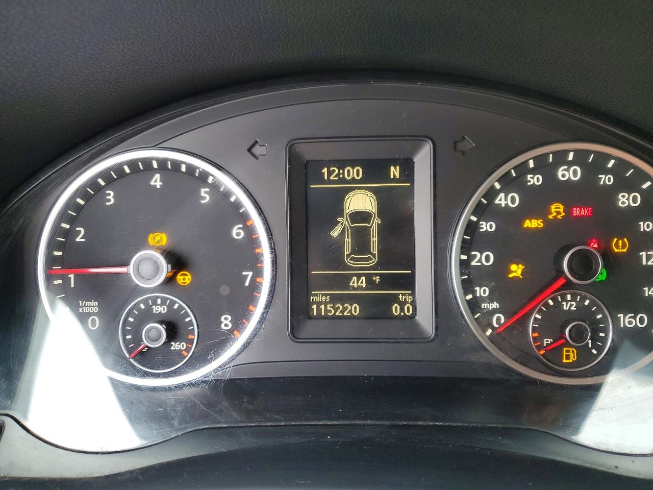 Volkswagen Tiguan S