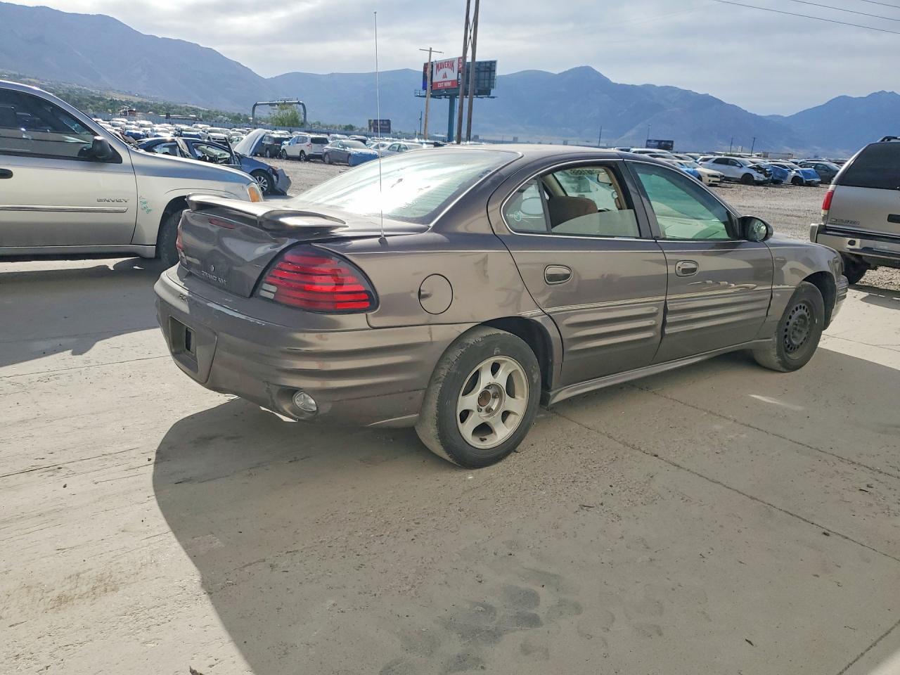 Pontiac Grandam Se1