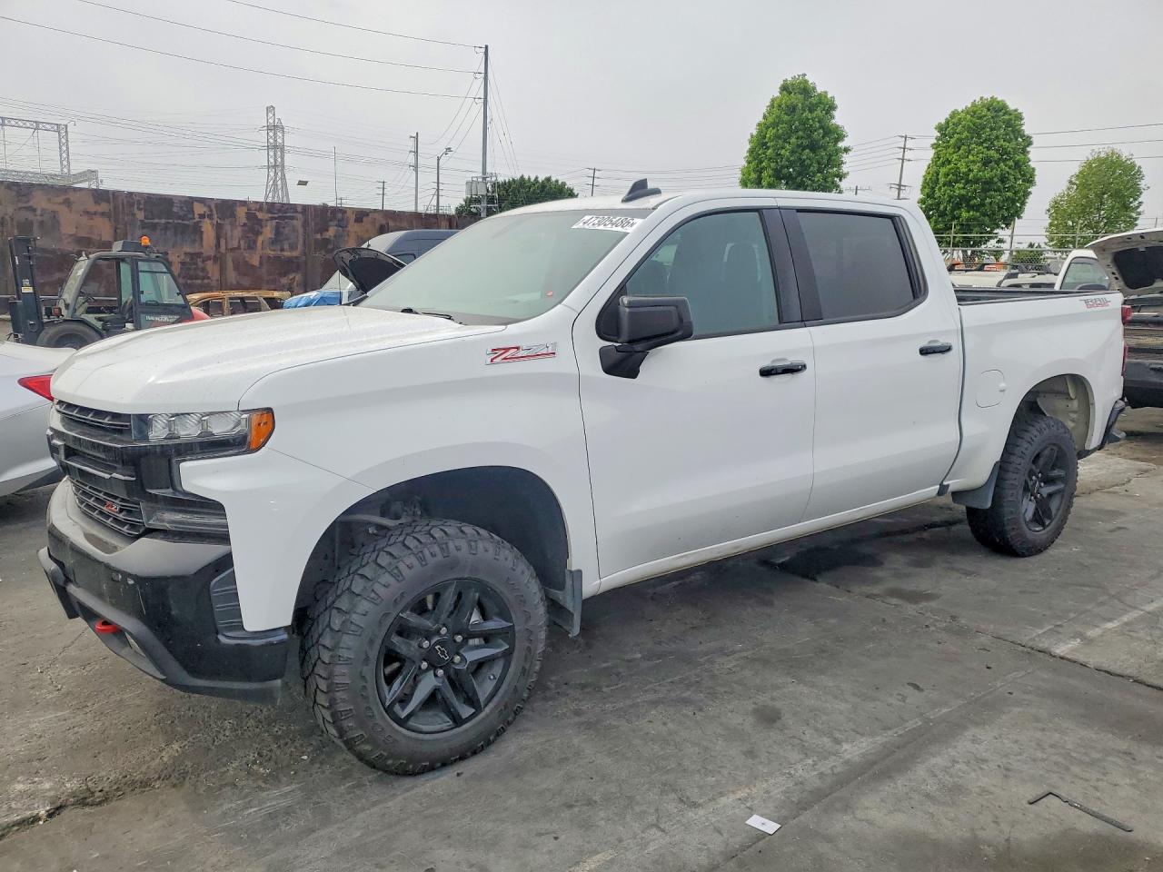 Salvage Chevrolet Silverado Image