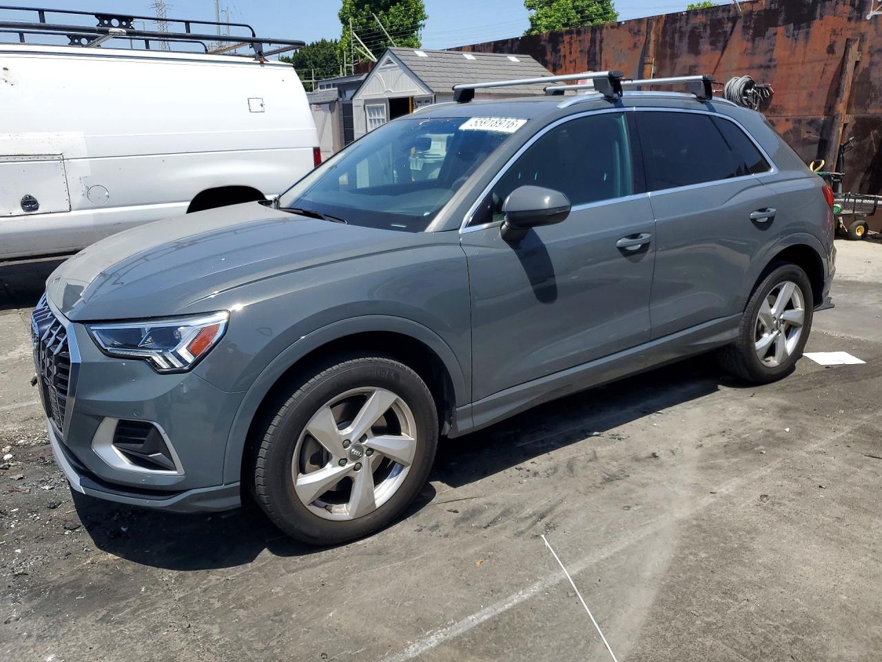 Salvage Audi Q3 Image