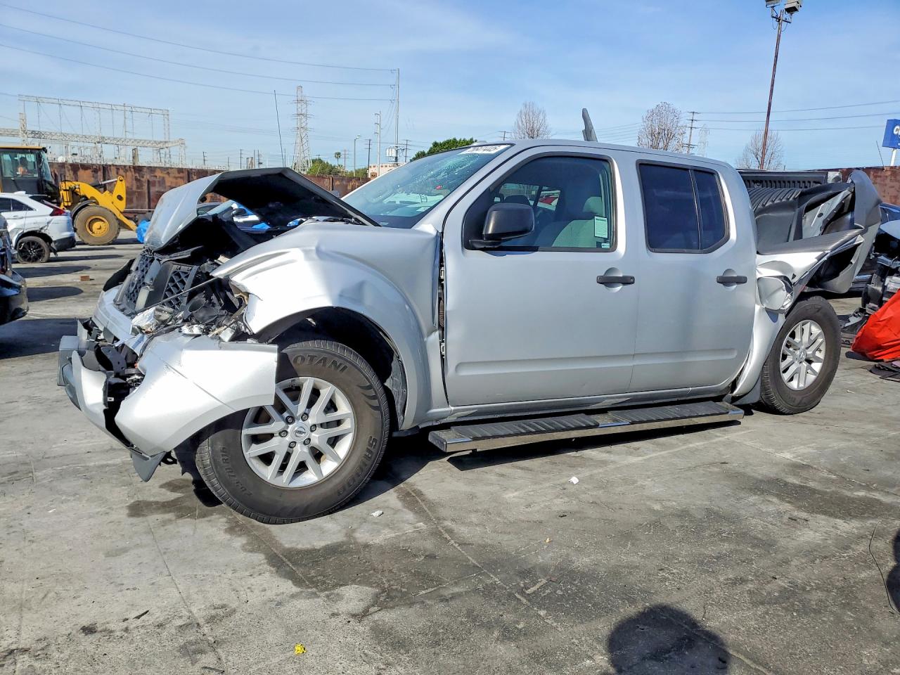 Salvage Nissan Frontier Image