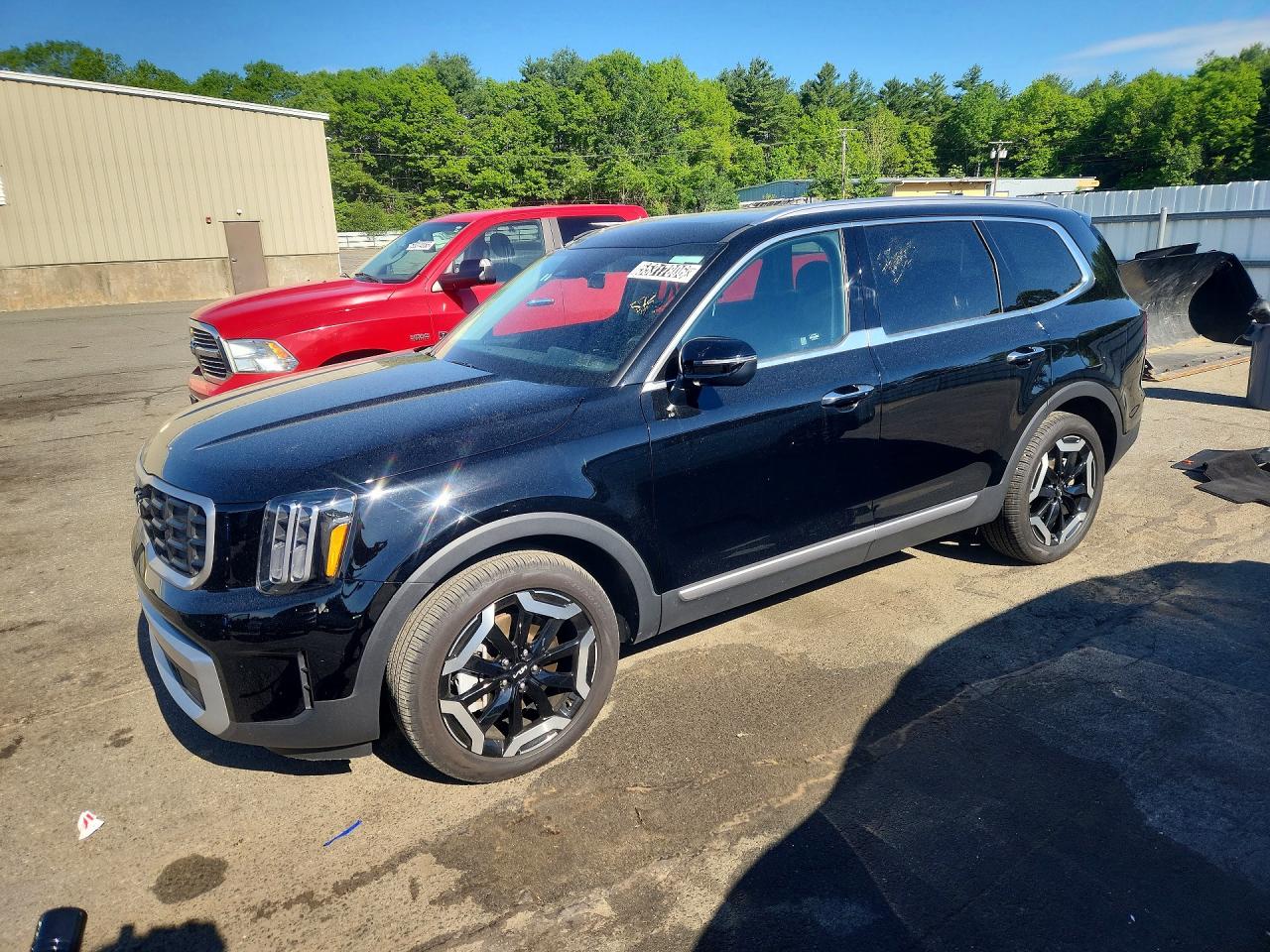 Salvage Kia Telluride Image