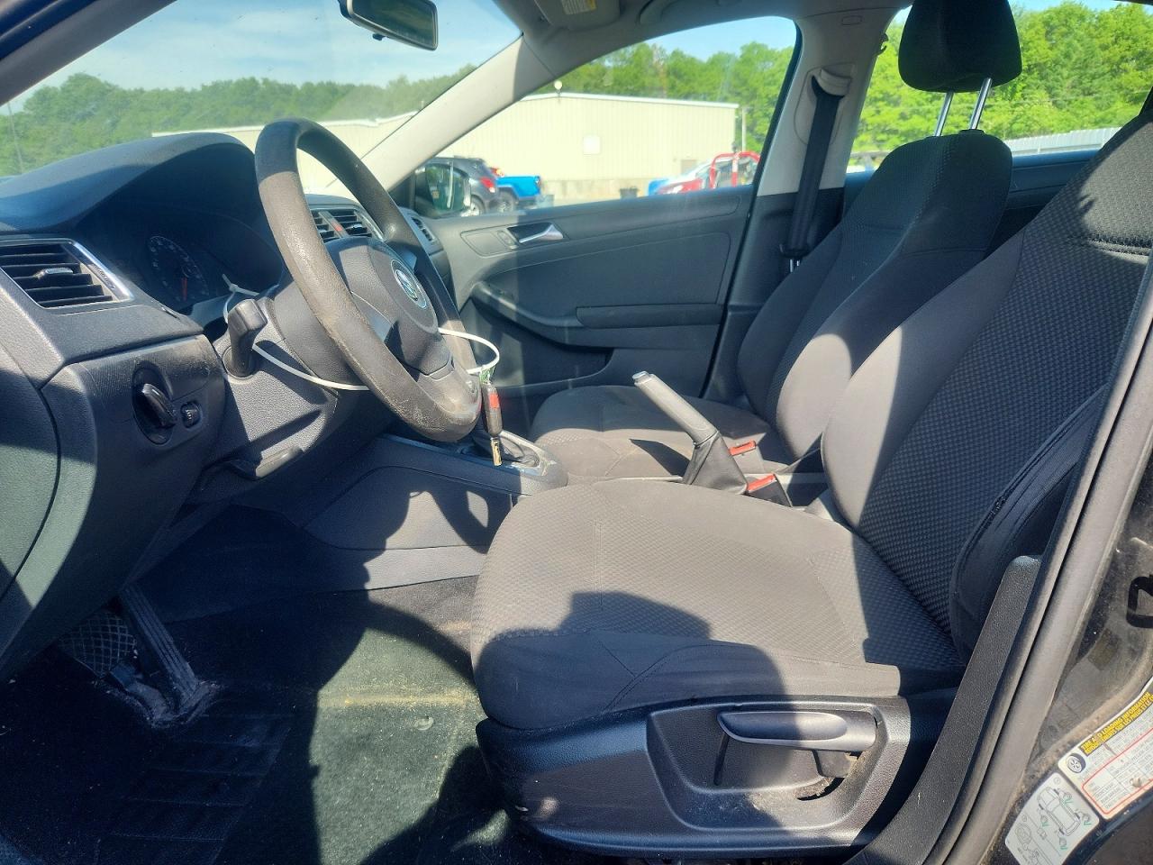 Volkswagen Jetta Base