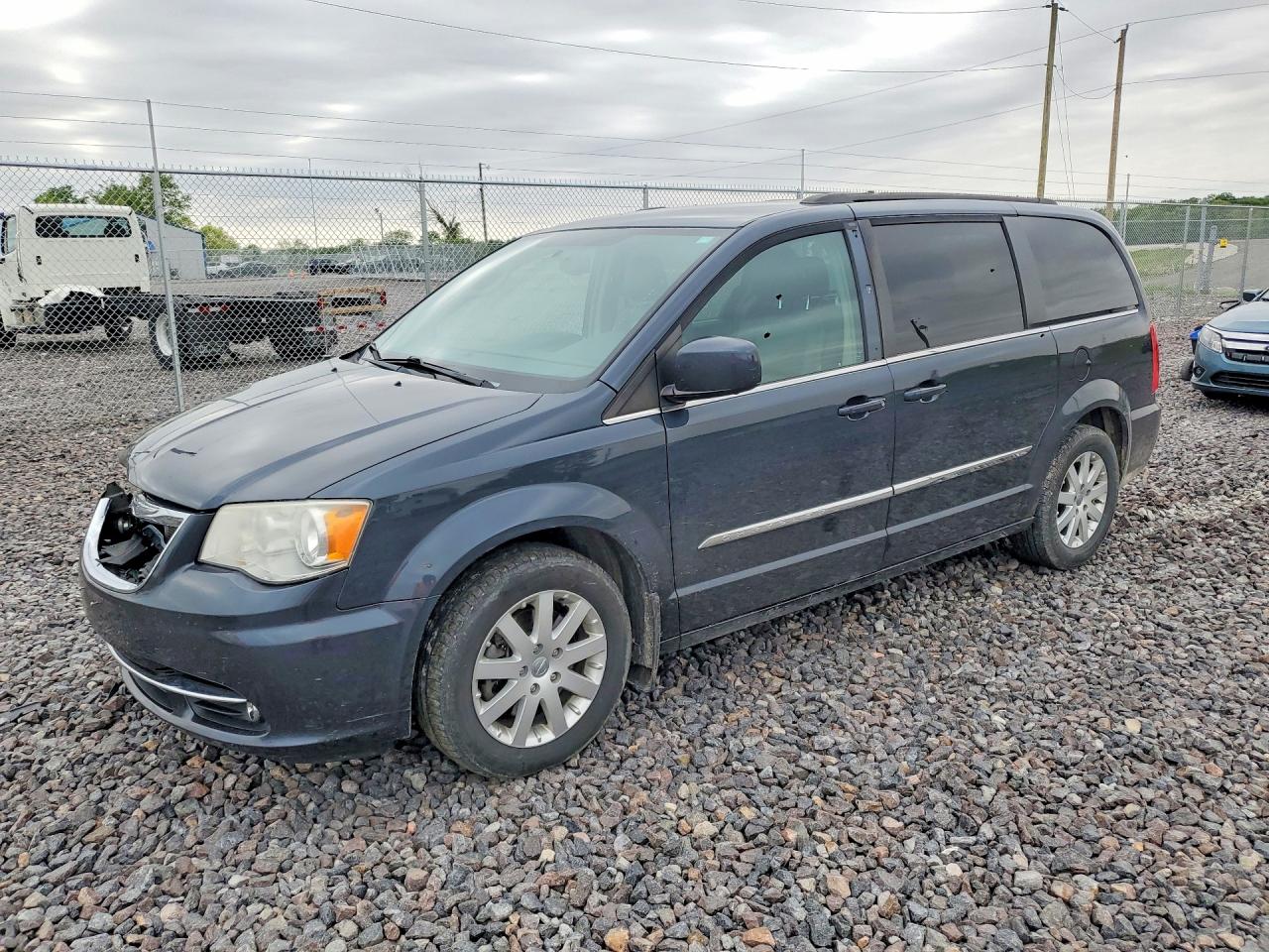 Salvage Chrysler Minivan Image