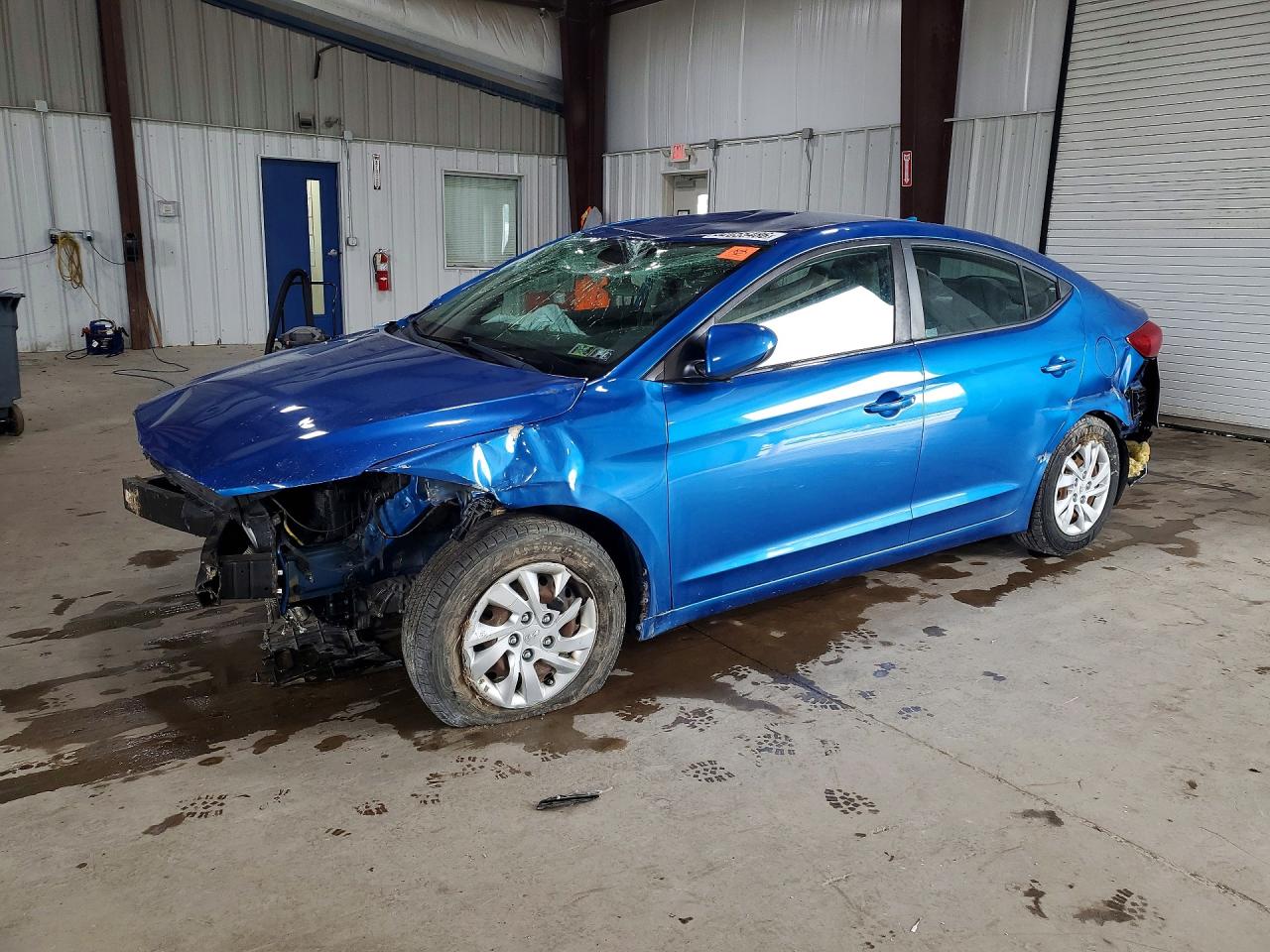Salvage Hyundai ELANTRA Image