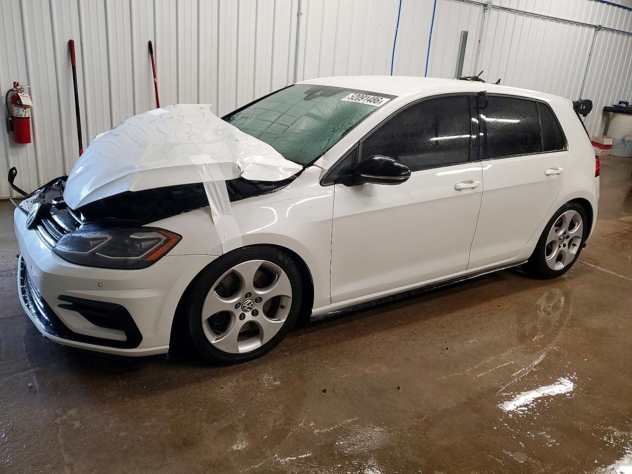 Salvage Volkswagen Golf Image