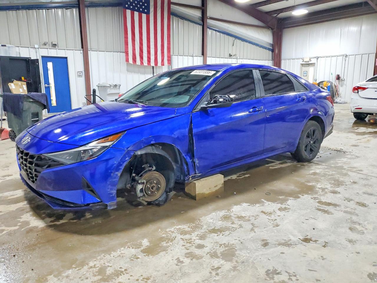 Salvage Hyundai ELANTRA Image