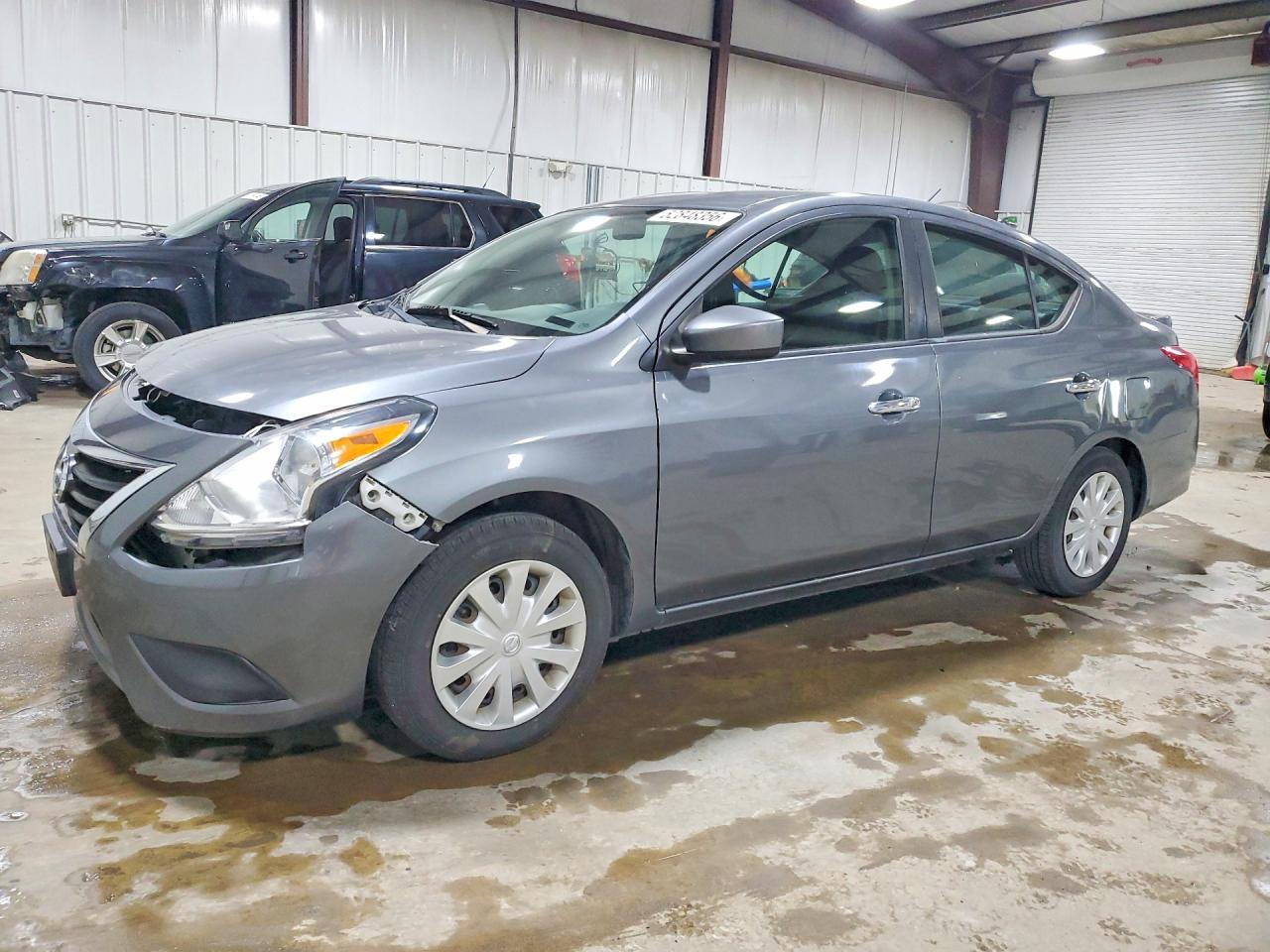 Salvage Nissan Versa Image