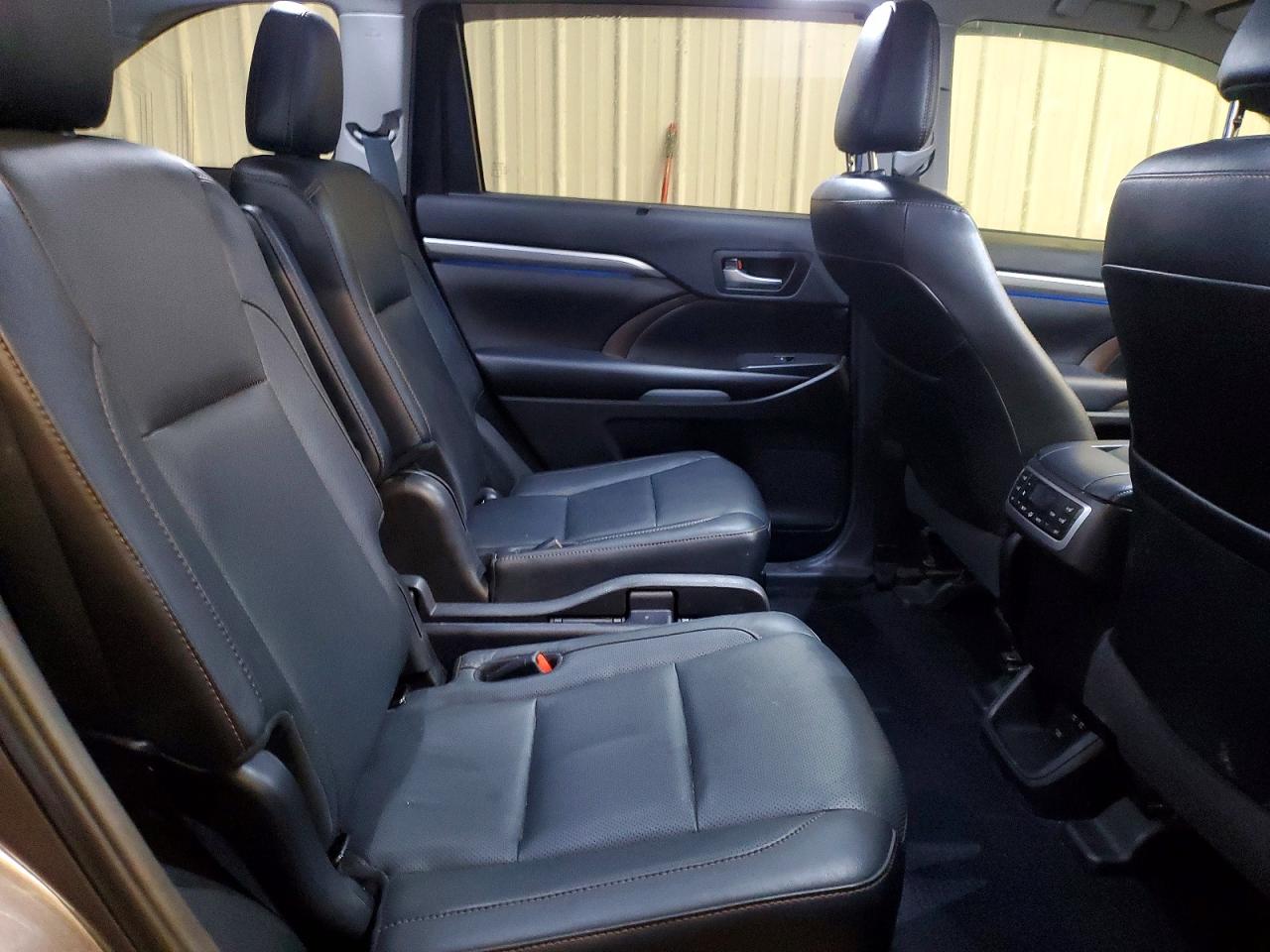 Toyota Highlander Limited Platinum