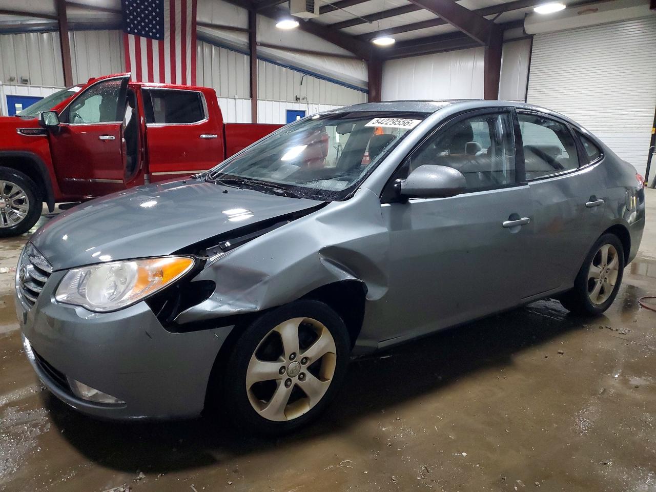 Salvage Hyundai ELANTRA Image