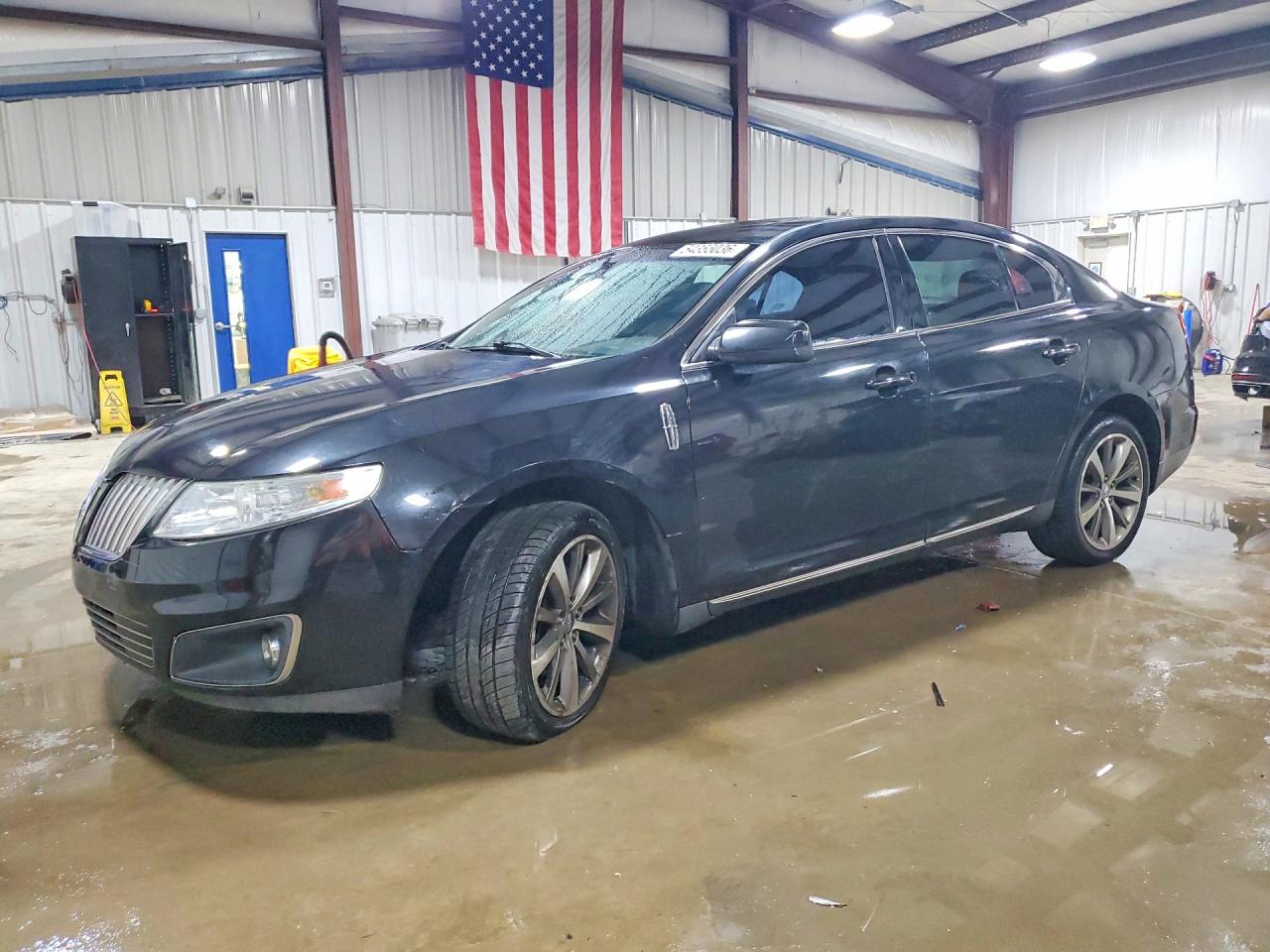 Salvage Lincoln MKS Image
