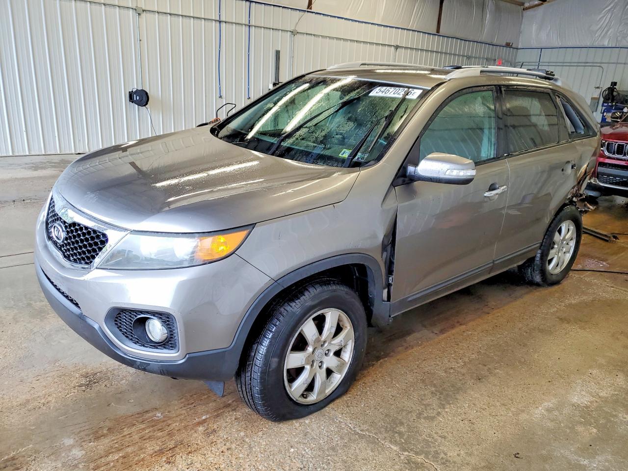 Salvage Kia Sorento Image
