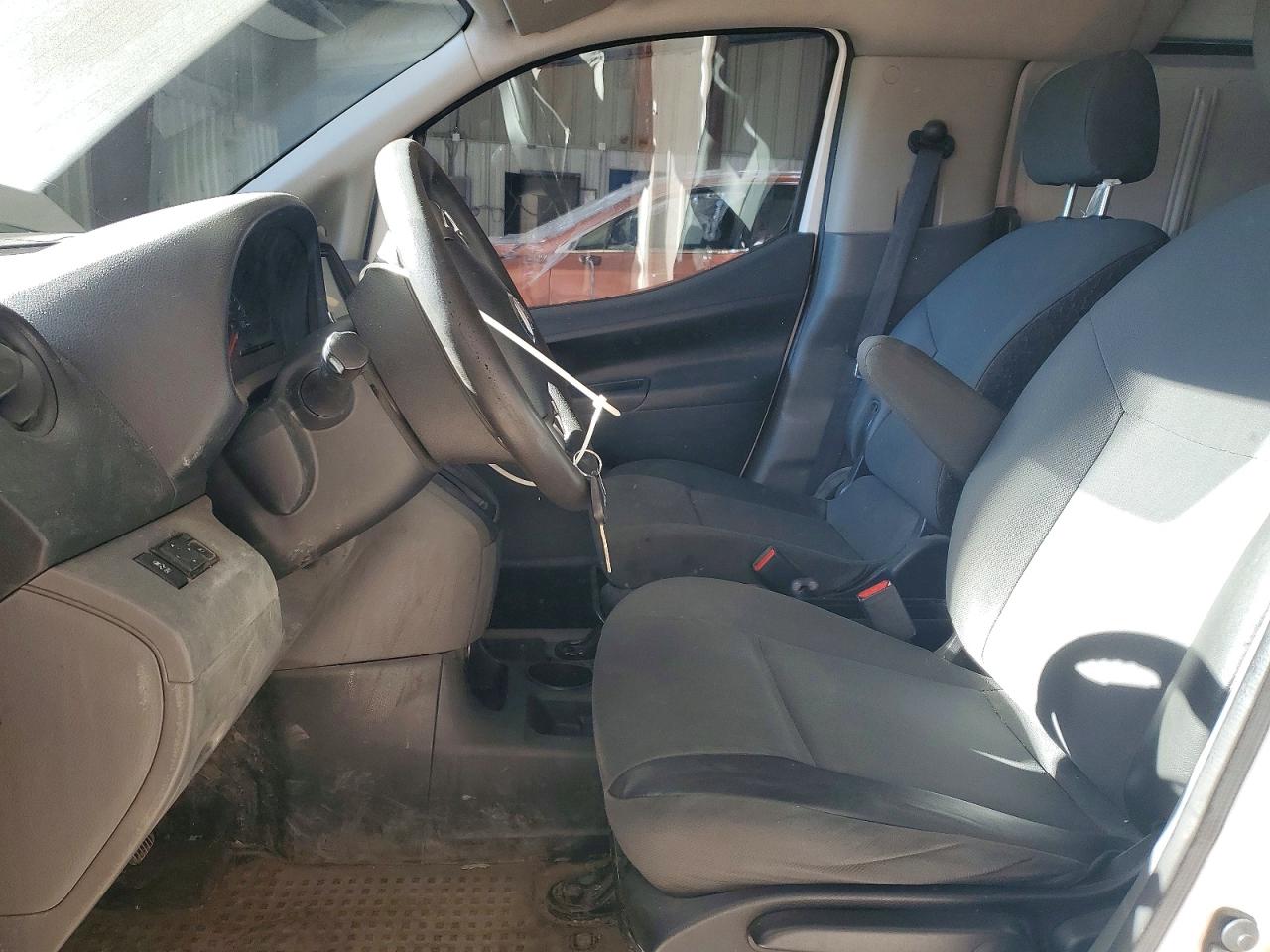 Nissan Nv