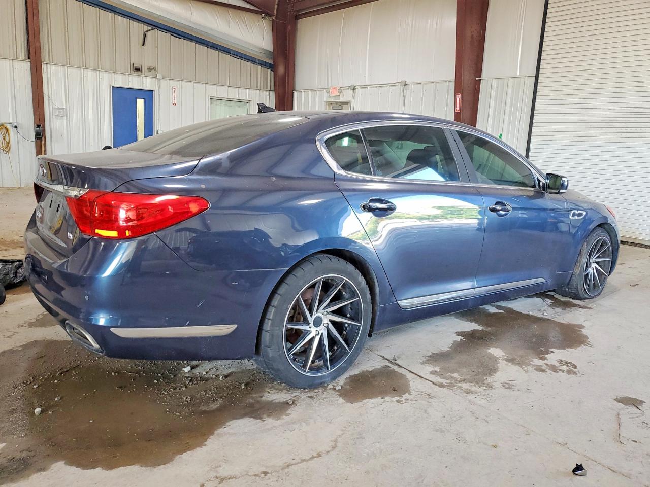 Kia K900 Luxury