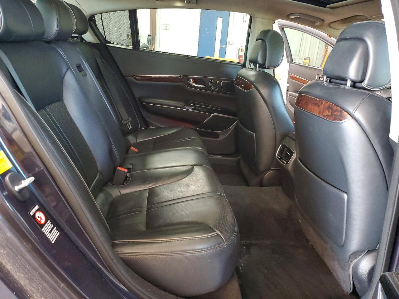 Kia K900 Luxury