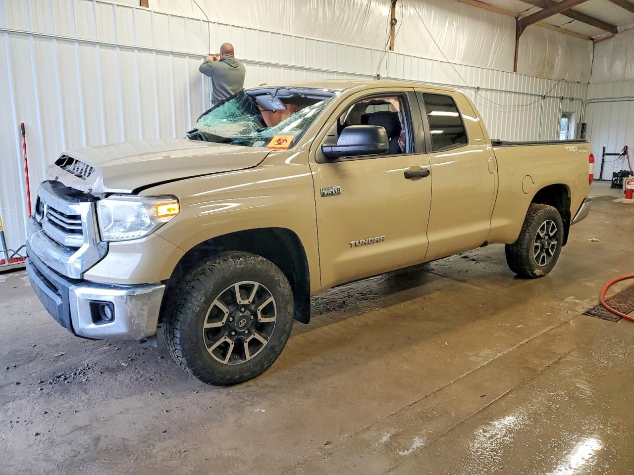 Salvage Toyota Tundra Image