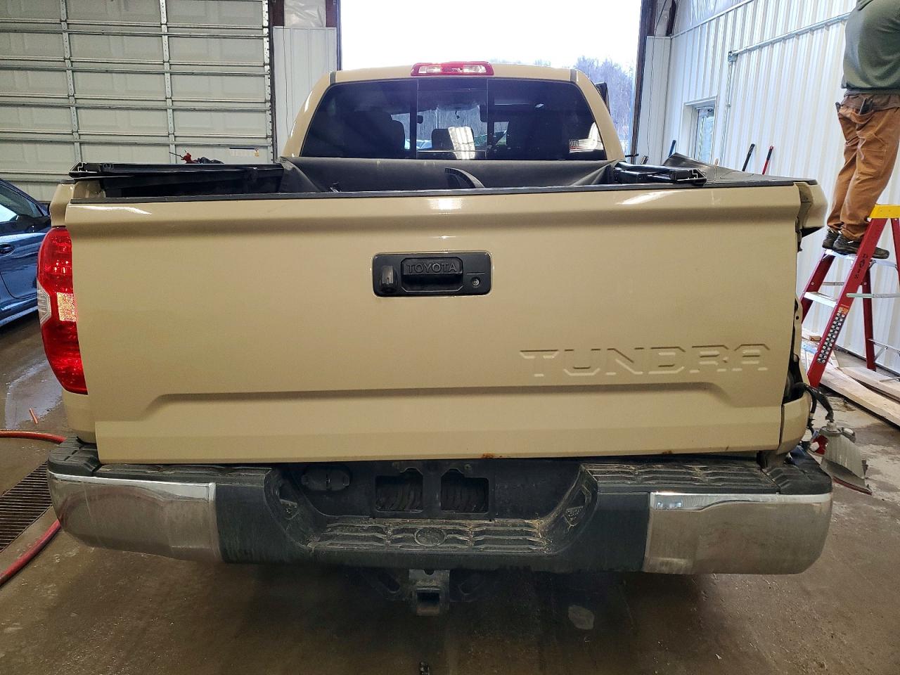 Toyota Tundra Double Cab Sr