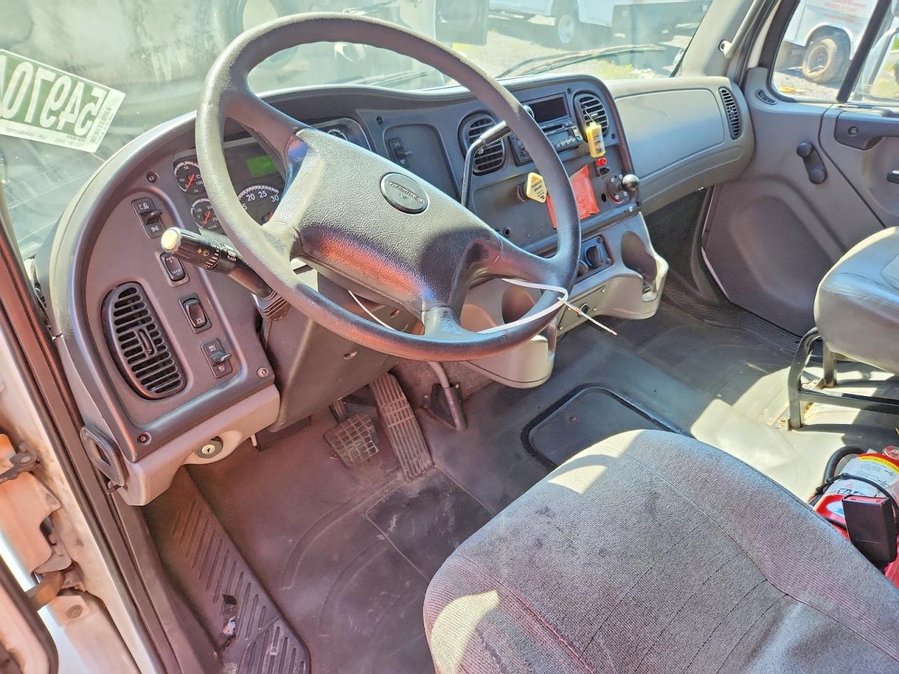Freightliner Pt126slp
