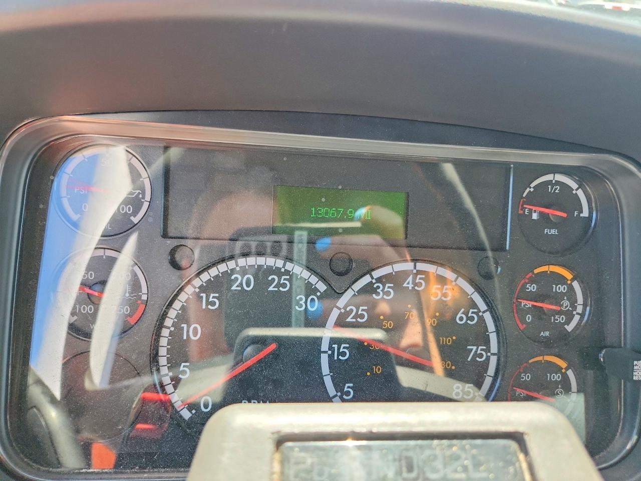 Freightliner Pt126slp