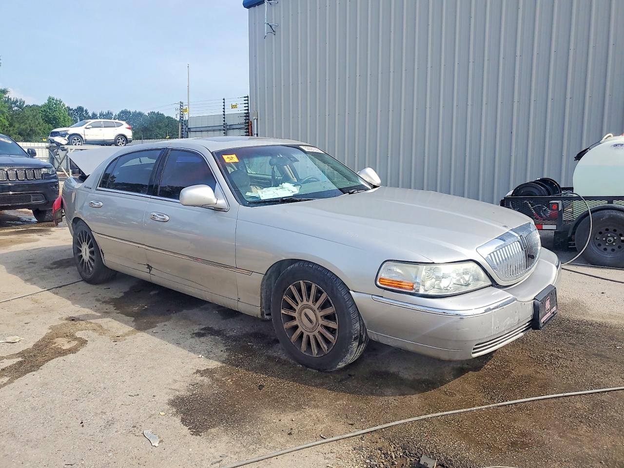 Lincoln Towncar Signature