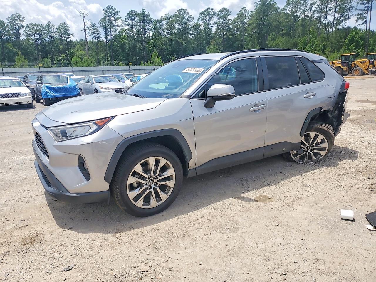 Salvage Toyota RAV4 Image