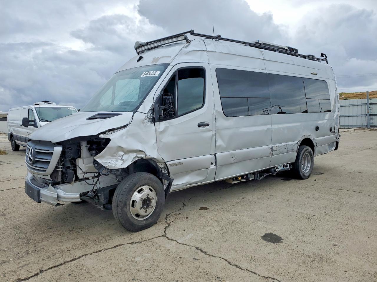 Salvage Mercedes-Benz Sprinter Image