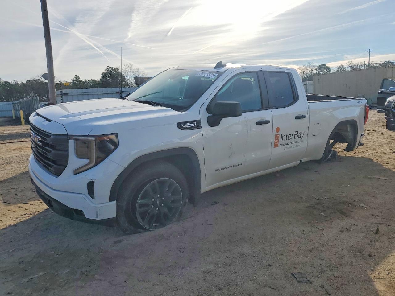 Salvage GMC Sierra Image