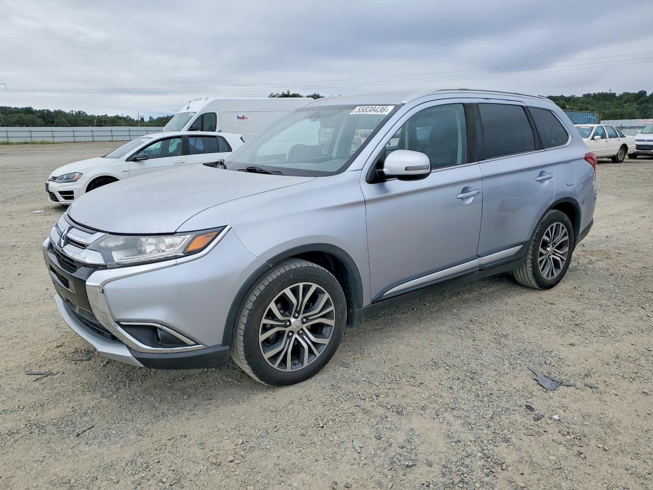 Salvage Mitsubishi Outlander Image