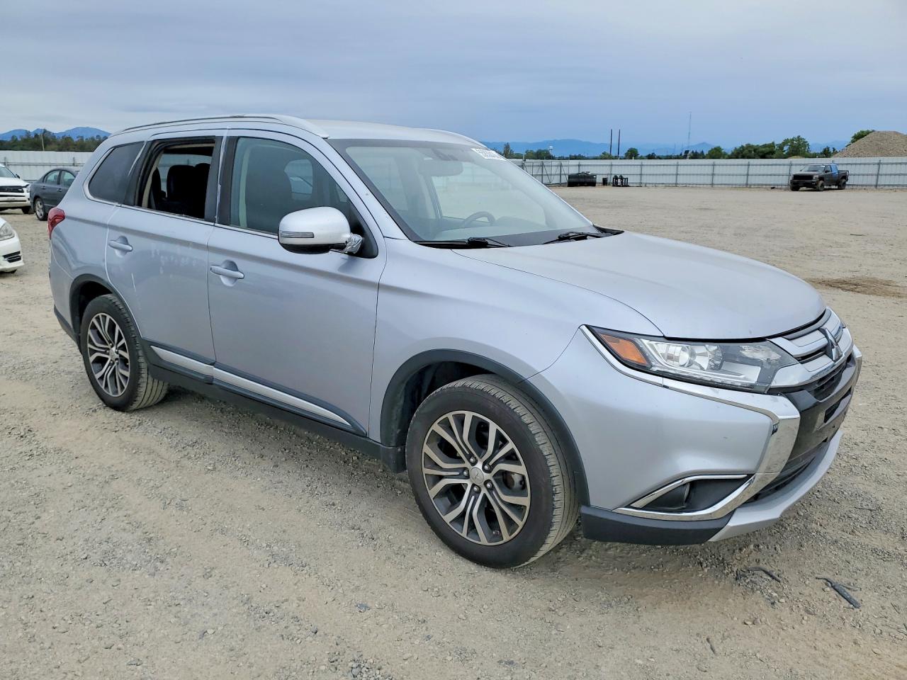 Mitsubishi Outlander Se
