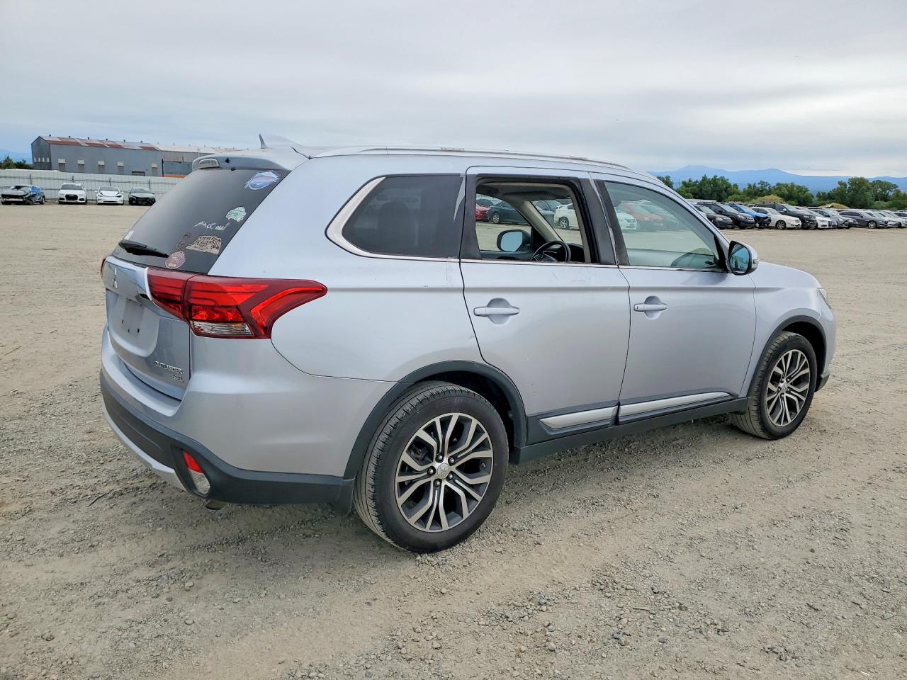 Mitsubishi Outlander Se