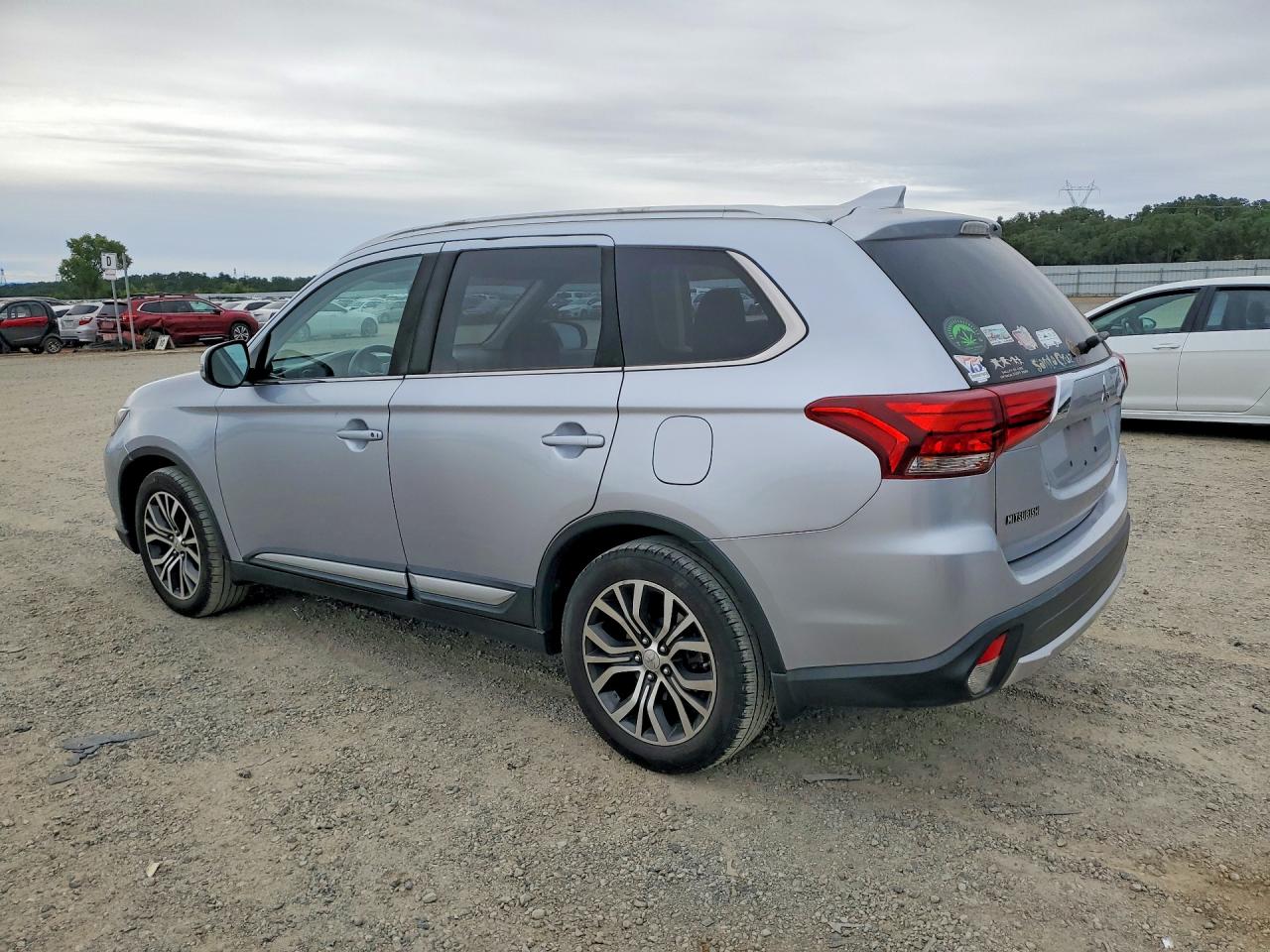Mitsubishi Outlander Se