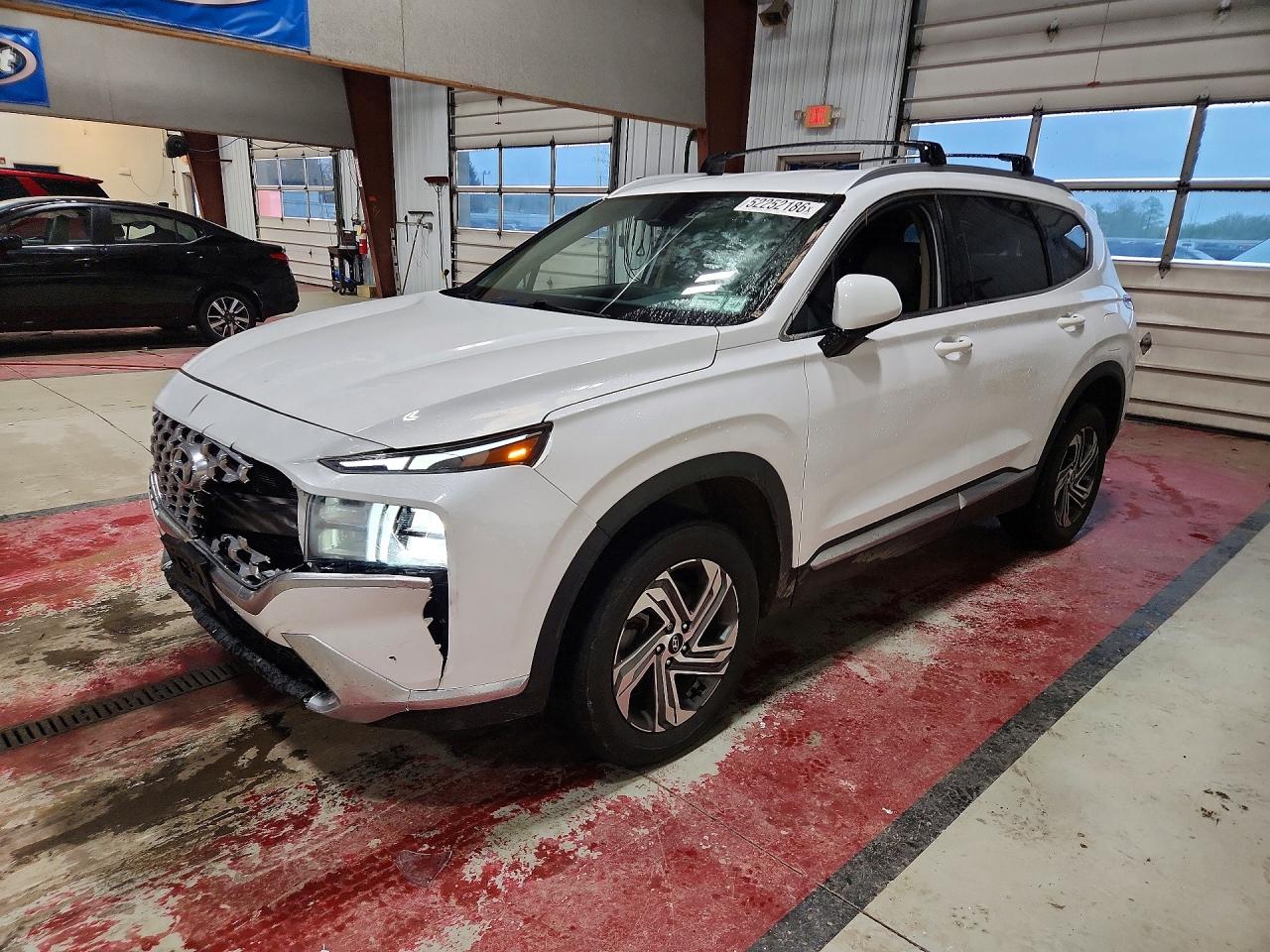 Salvage Hyundai SANTA FE Image