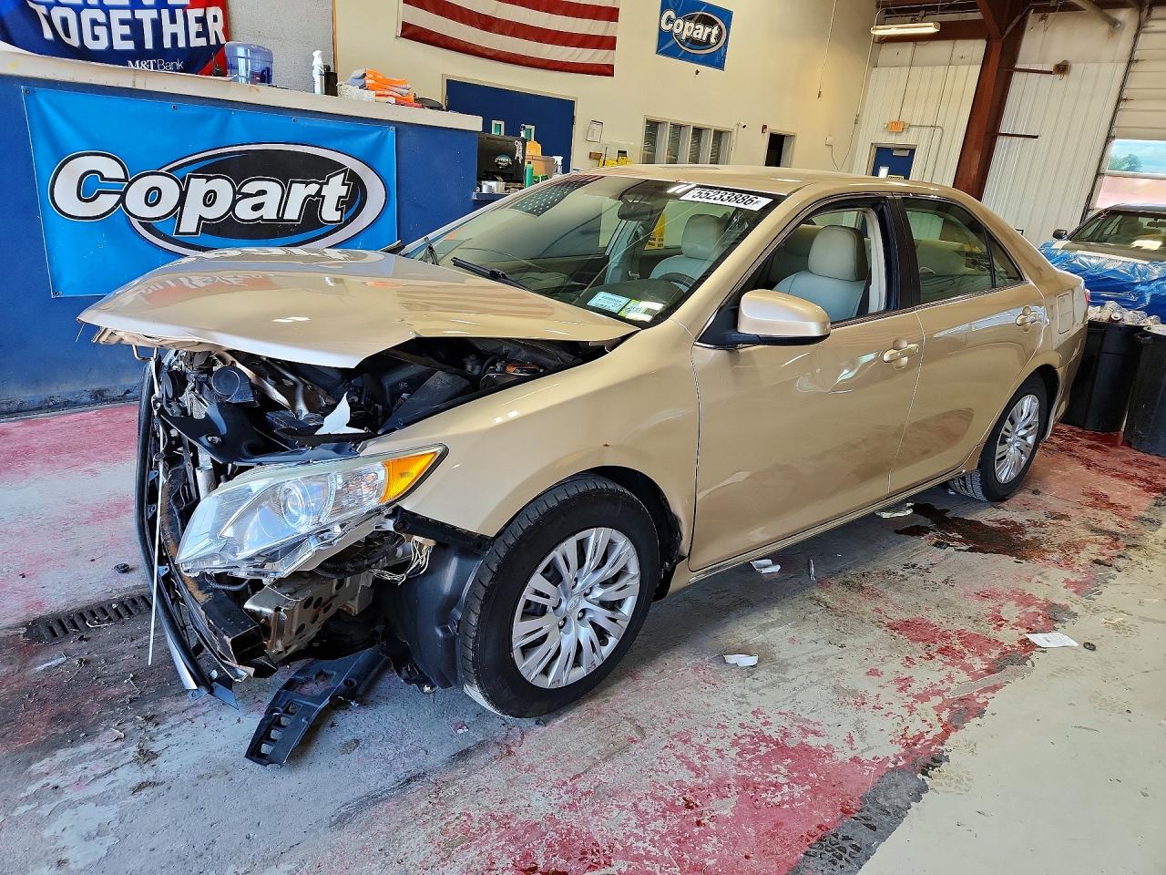 Salvage Toyota Camry Image