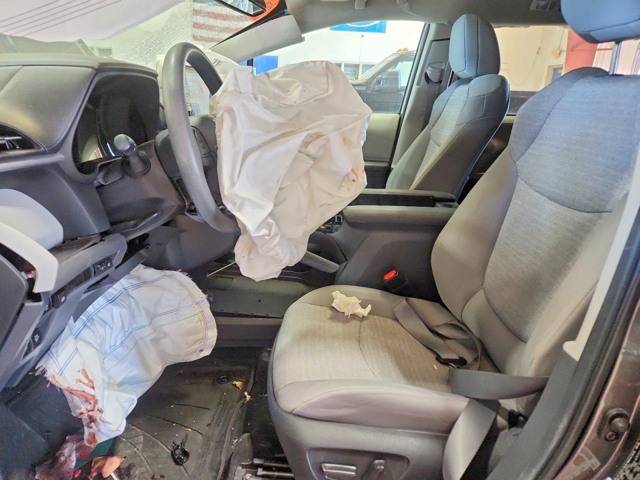 Toyota Sienna Le