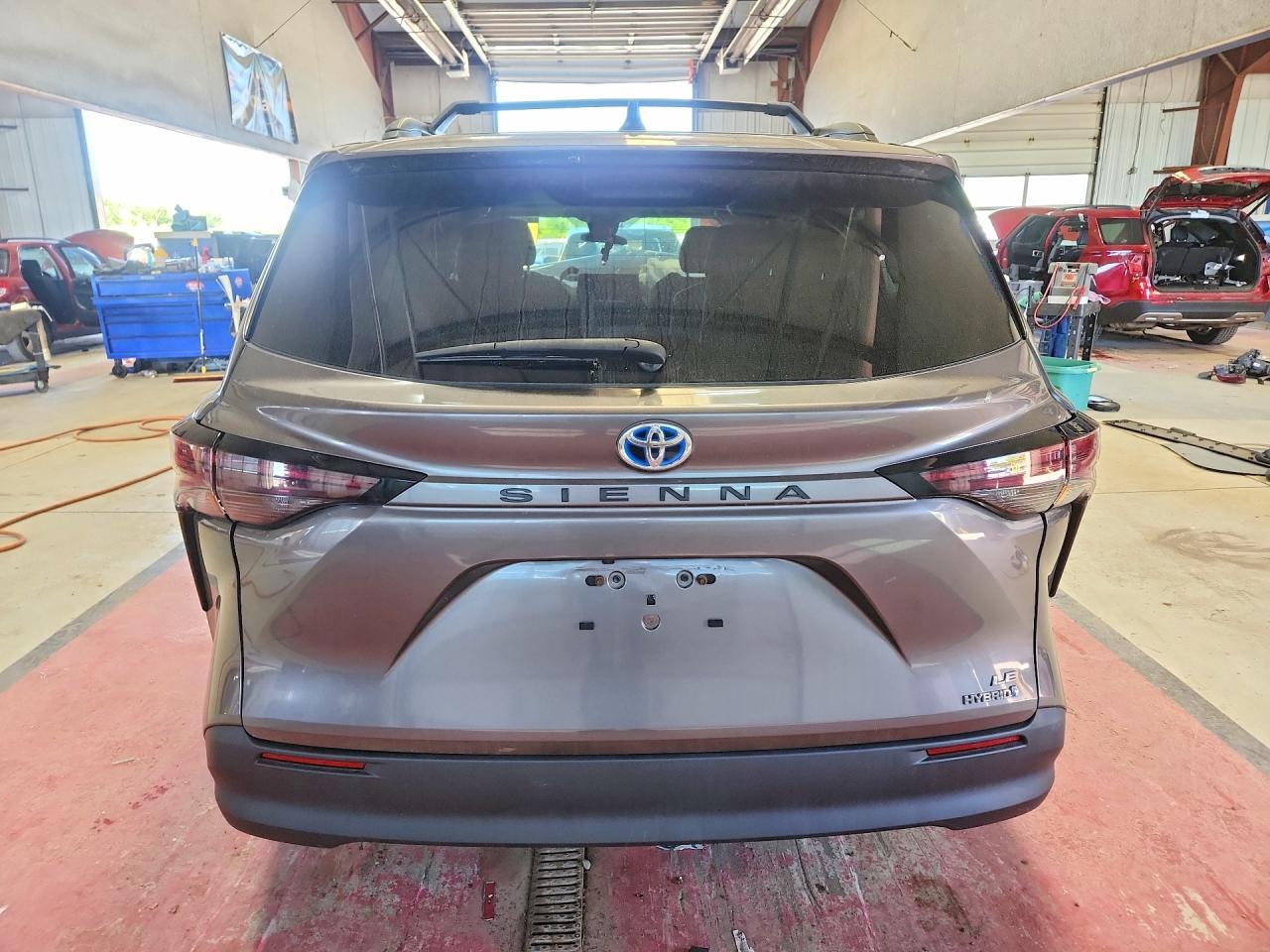 Toyota Sienna Le