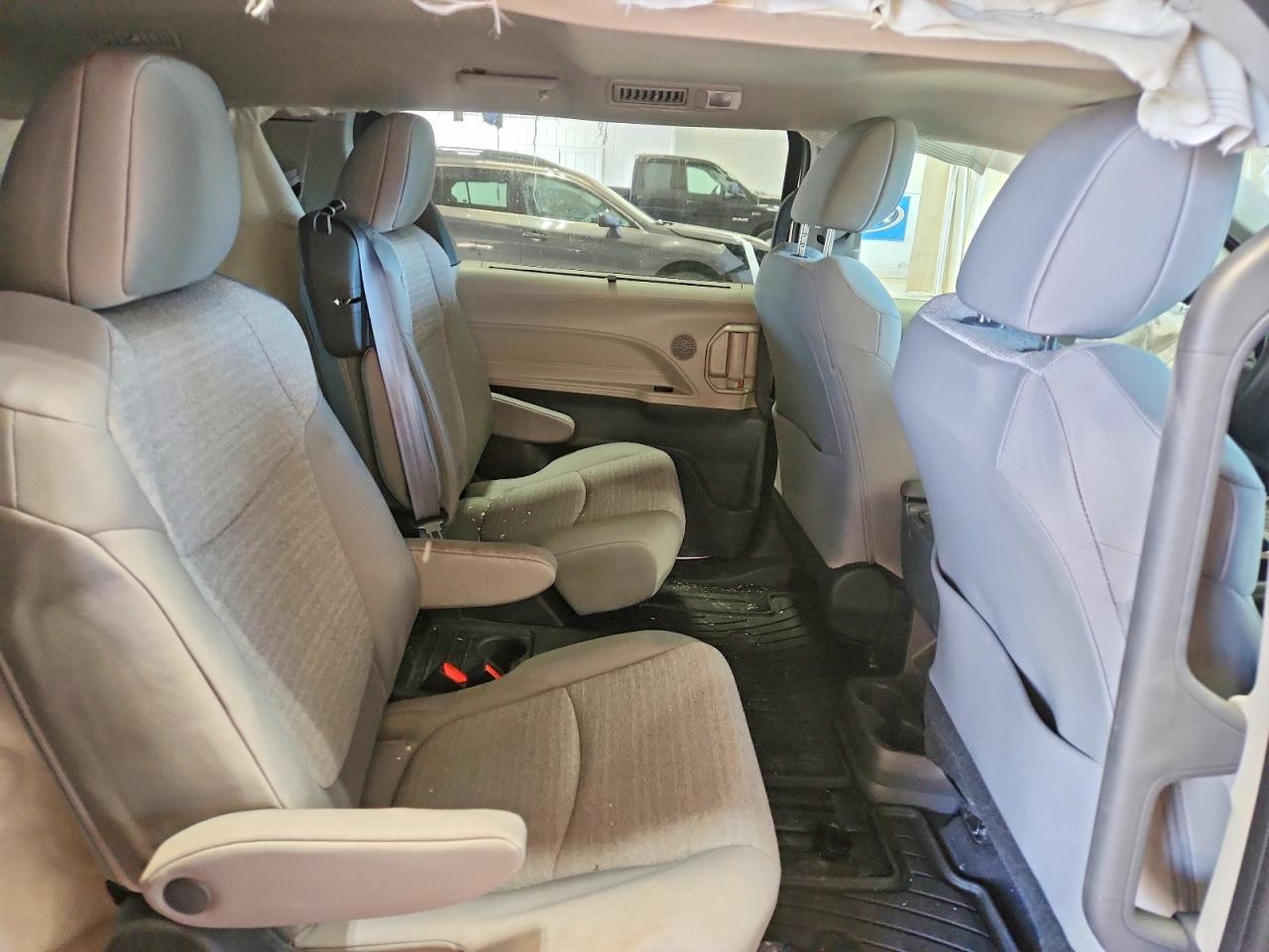 Toyota Sienna Le