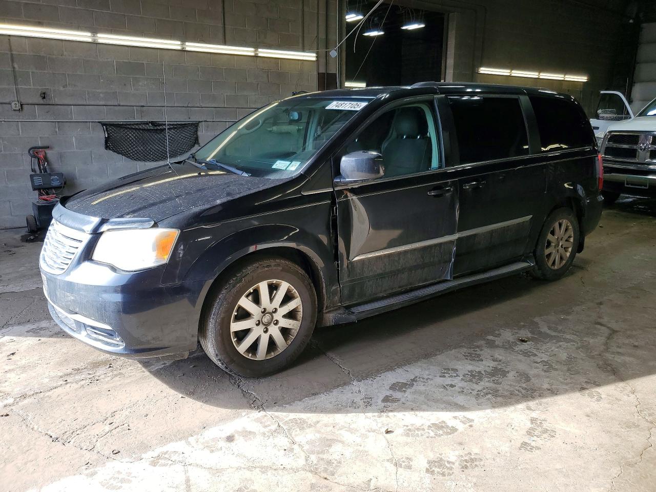 Salvage Chrysler Minivan Image