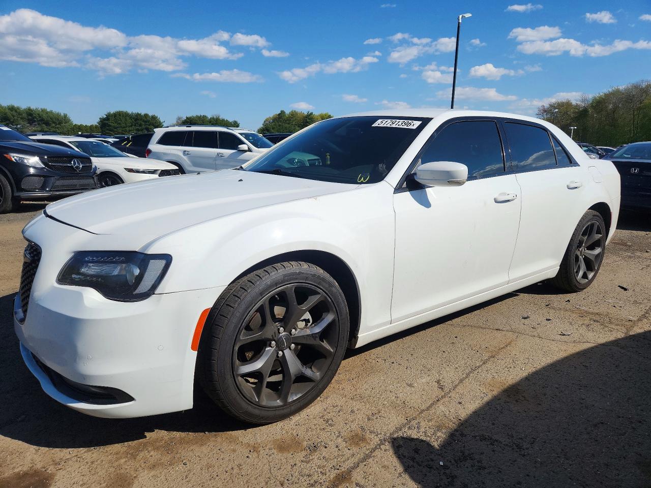 Salvage Chrysler 300 Image