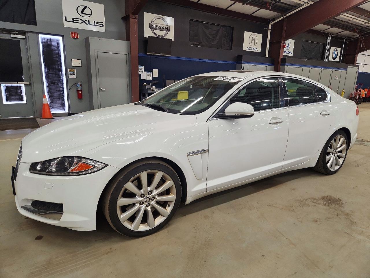 Salvage Jaguar XF Image