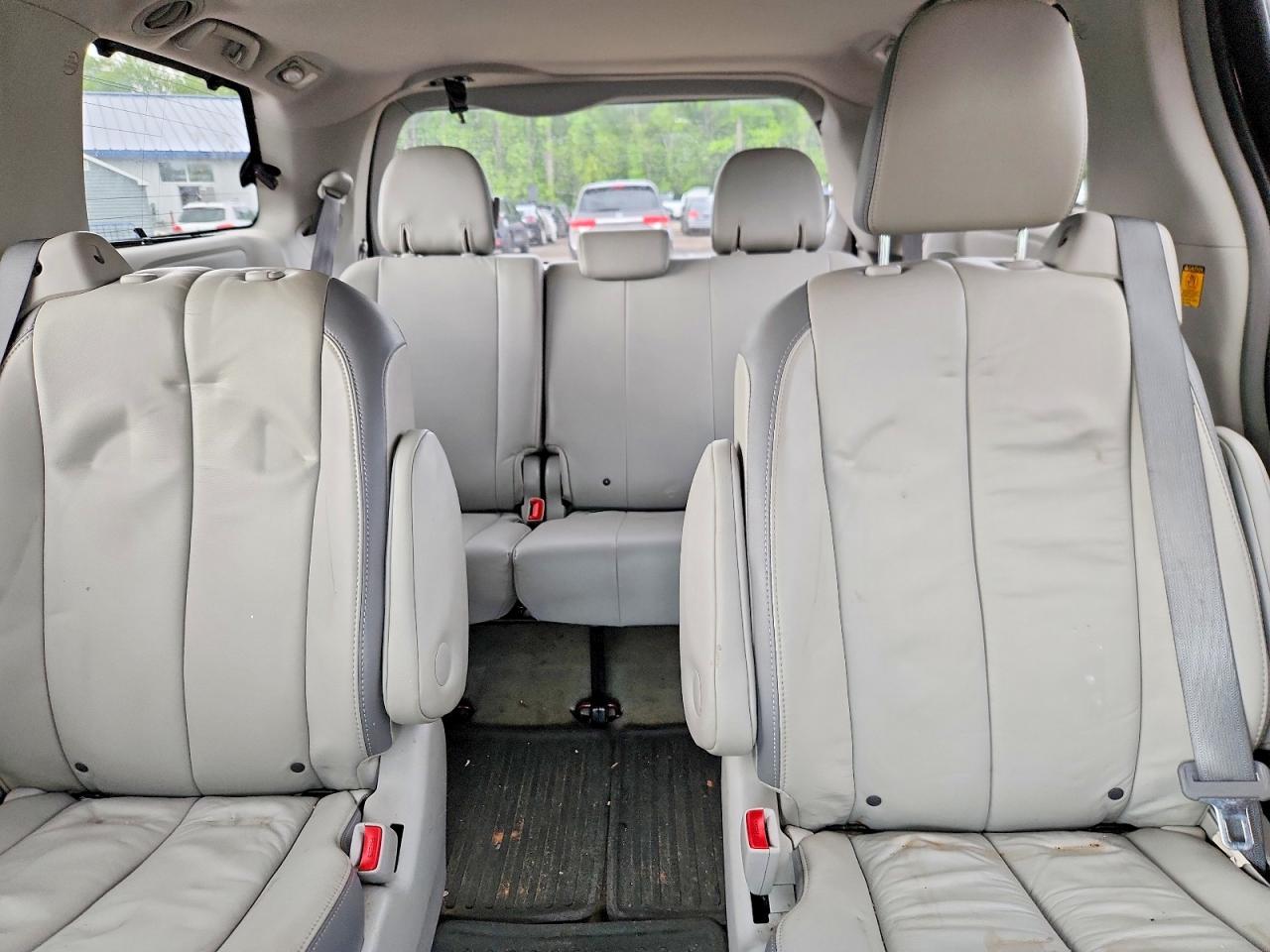 Toyota Sienna Limited 7-passenger