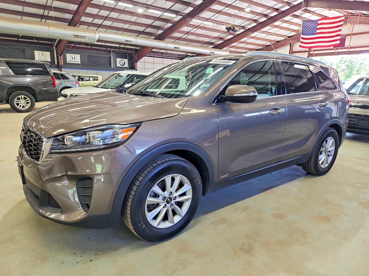 Salvage Kia Sorento Image