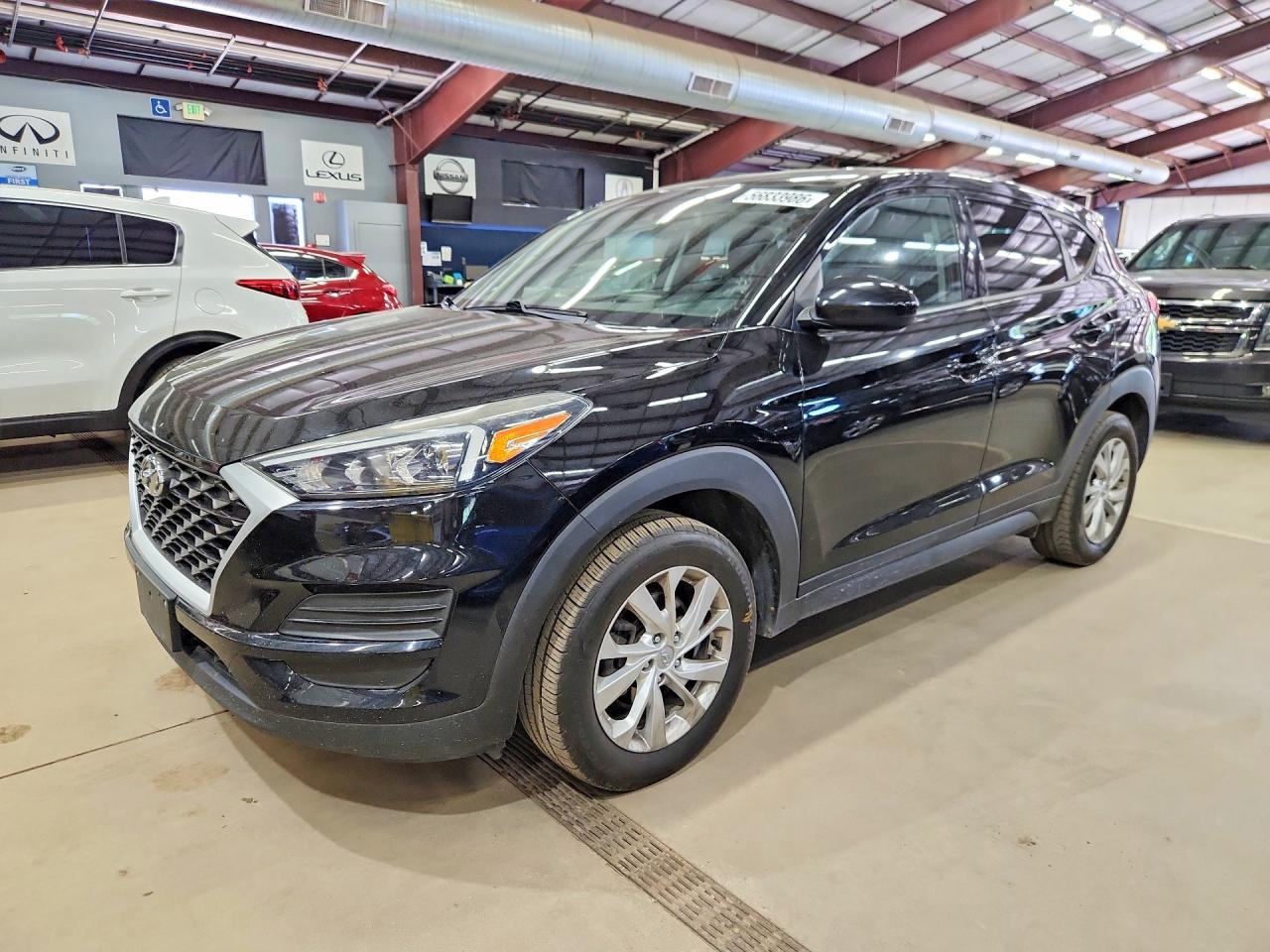 Salvage Hyundai TUCSON Image