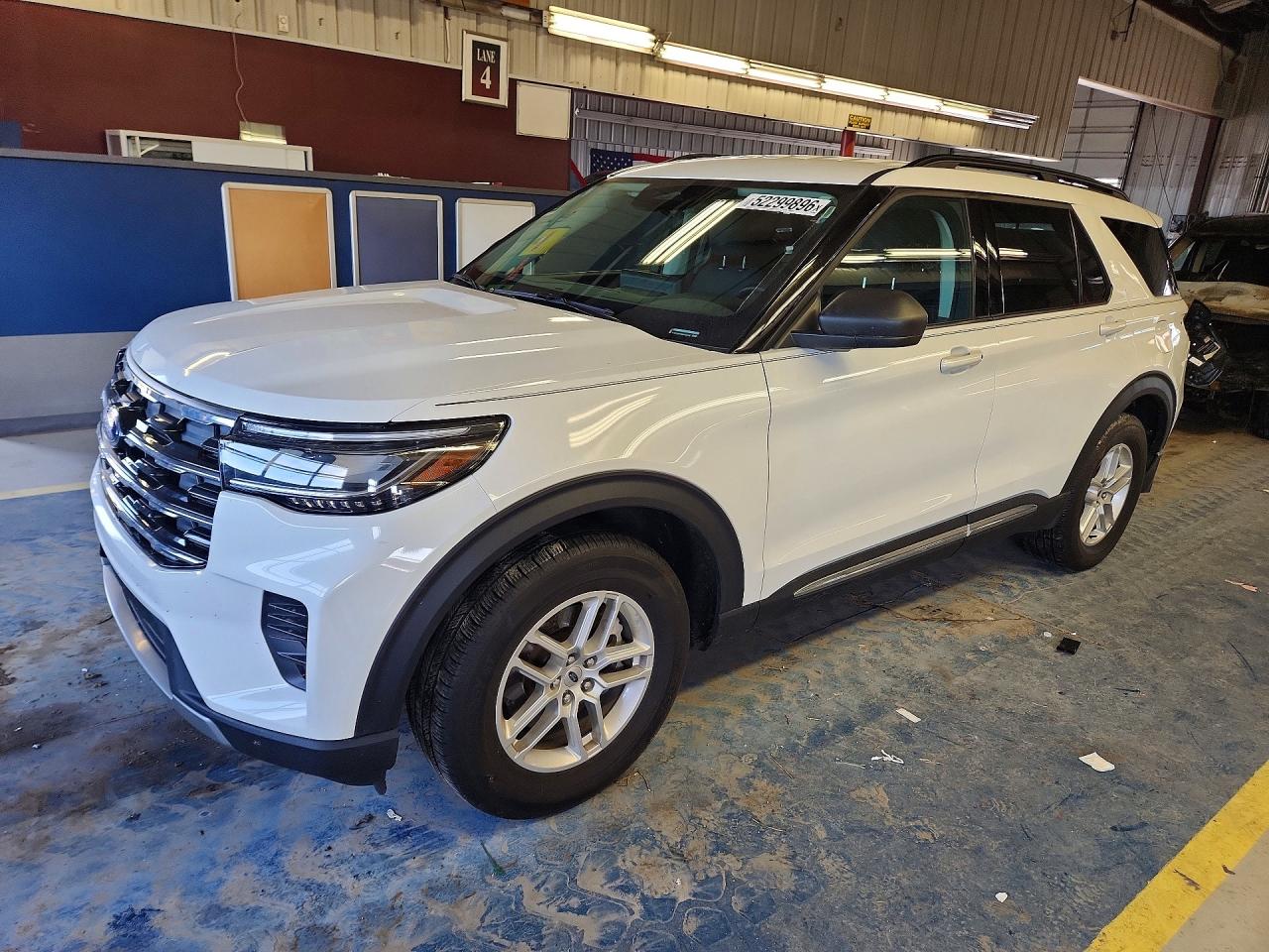 Salvage Ford Explorer Image