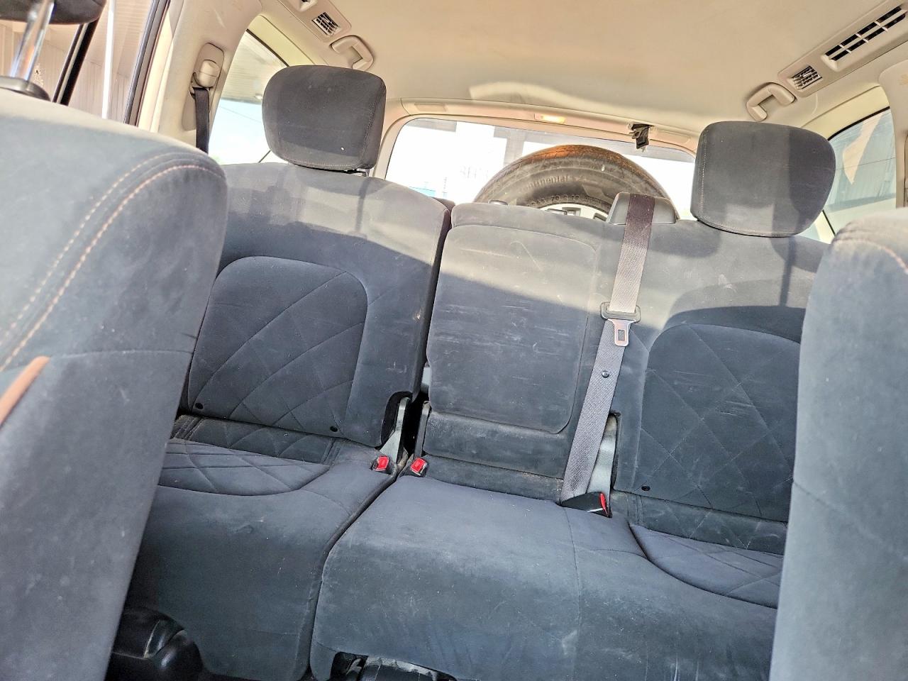 Nissan Armada Sv