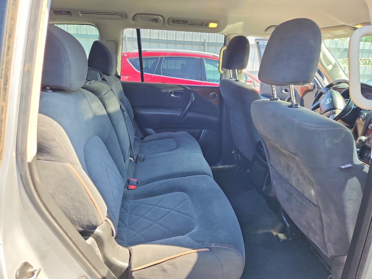 Nissan Armada Sv