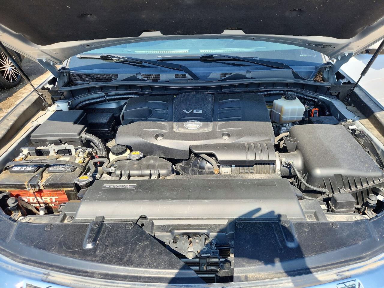 Nissan Armada Sv