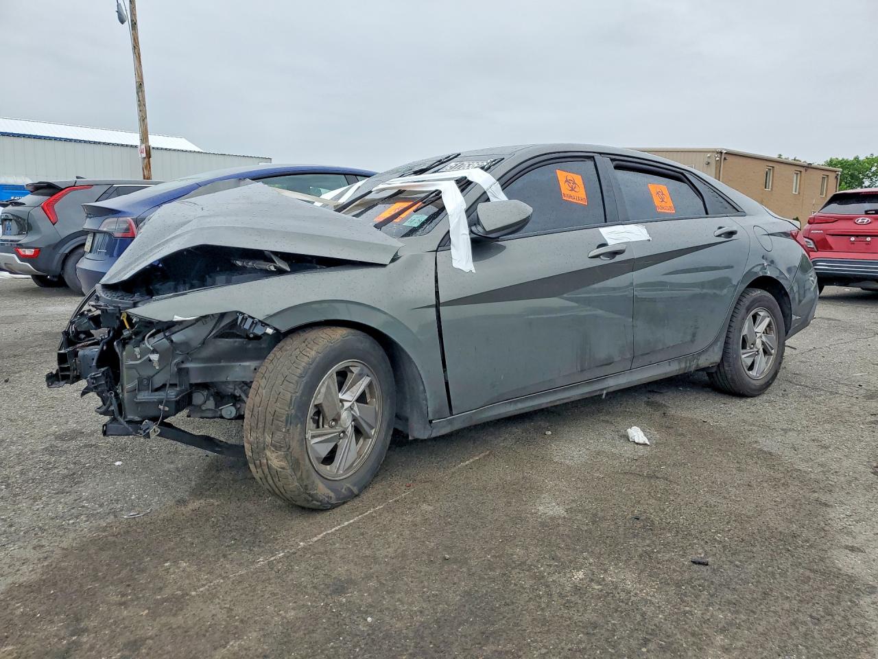 Salvage Hyundai ELANTRA Image